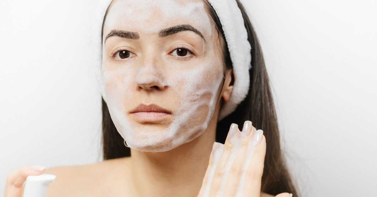 Best Skin Care Routine for Acne and Oily Skin