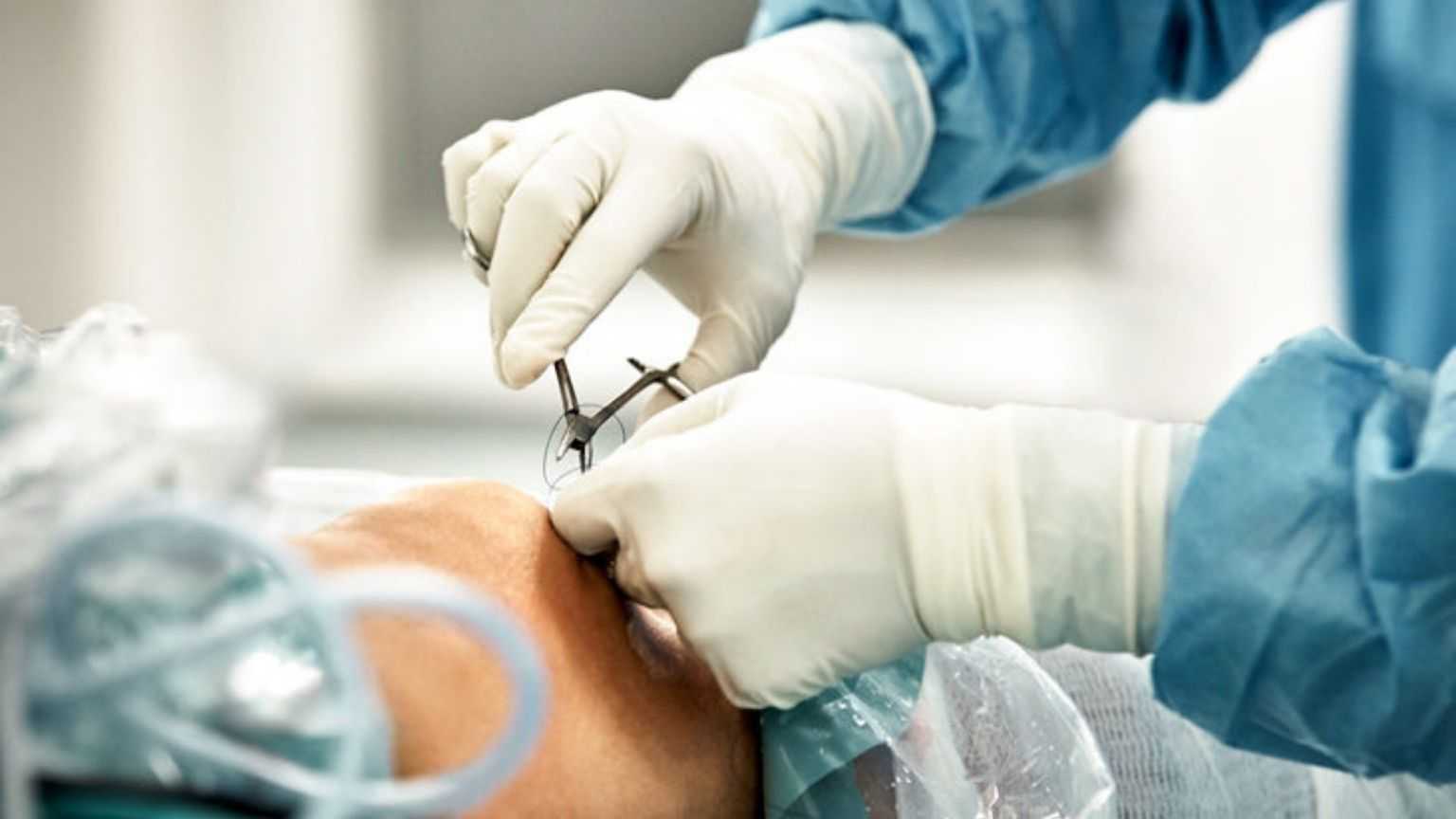 سیزیرین ڈیلیوری کی سرجری کا طریقہ کار اور اس کی احتیاطی تدابیر