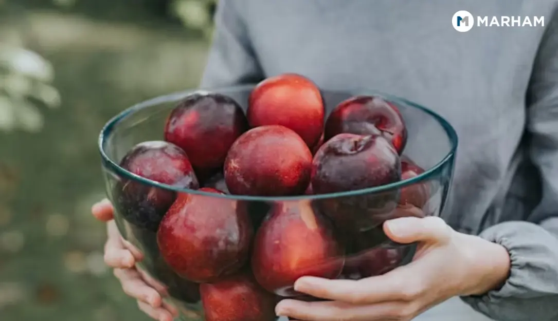 aloo bukhara fruit in english